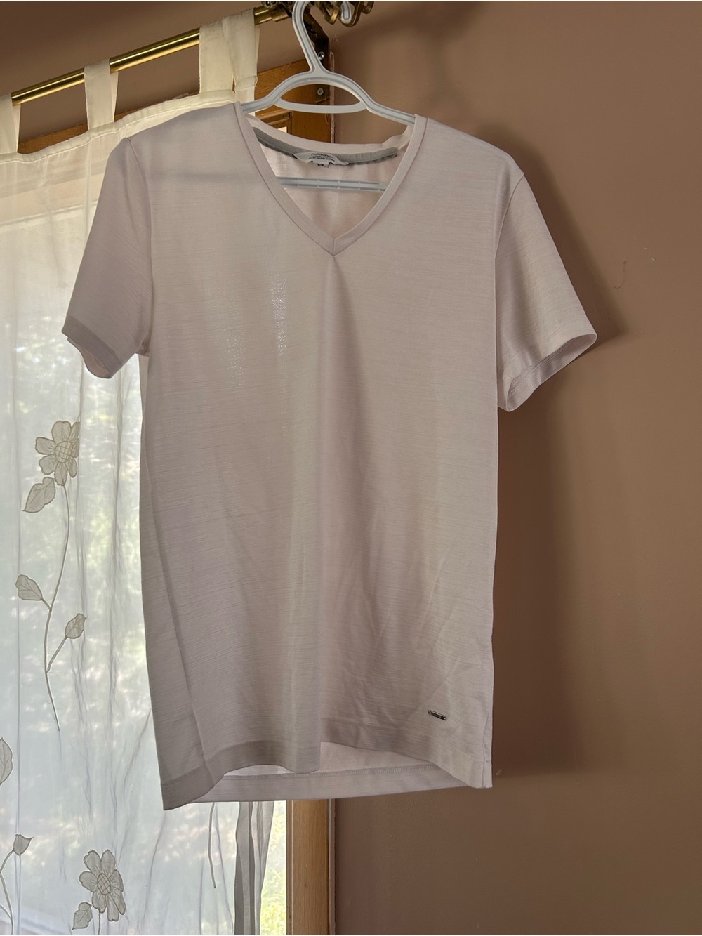 Men’s - Calvin Klein - V-Neck Short Sleeve Tee - Size S